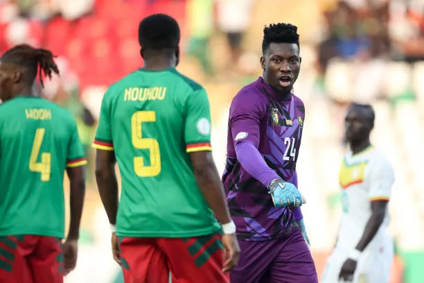 André Onana tuvo un flojo desempeño en la derrota ante Senegal (Photo by MB Media/Getty Images)