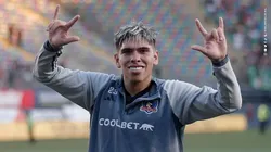 Carlos Palacios, tras no llegar a Boca, sufrió un desgarro miofascial. (Prensa Colo-Colo)