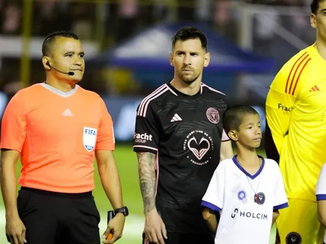 ¿Quién es Levi Sandoval? El chico que entró a la cancha con Messi en El Salvador