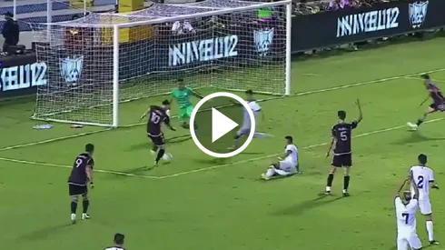 La doble atajada del arquero de El Salvador para evitar el primer gol de Messi en 2024