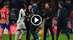 Fuerte cruce entre Vini y Simeone.