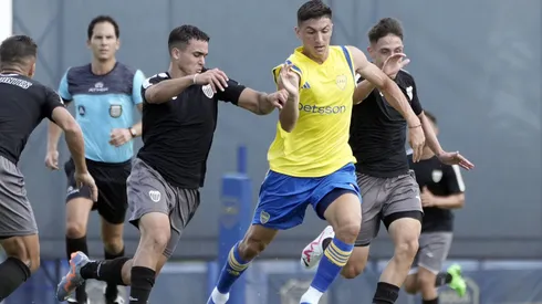 Boca se midió ante Estudiantes de Caseros en un amistoso.
