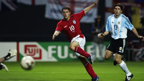 Michael Owen durante un partido ante Argentina en el Mundial 2002 (Getty Images)