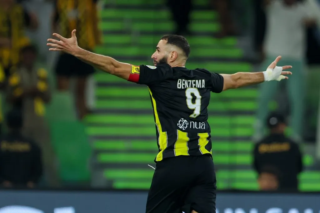 El futuro deportivo de Karim Benzema está repleto de misterio.