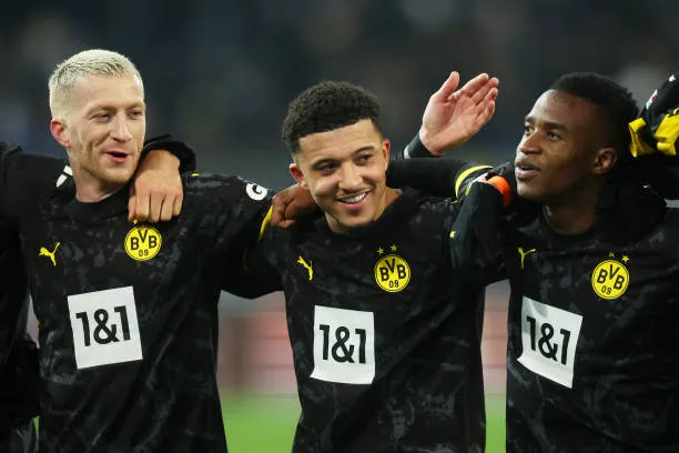 Jadon Sancho vuelve a jugar al fútbol con una sonrisa en su rostro. (Photo by Alex Grimm/Getty Images)