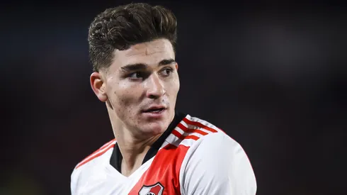Julián Álvarez con la camiseta de River.