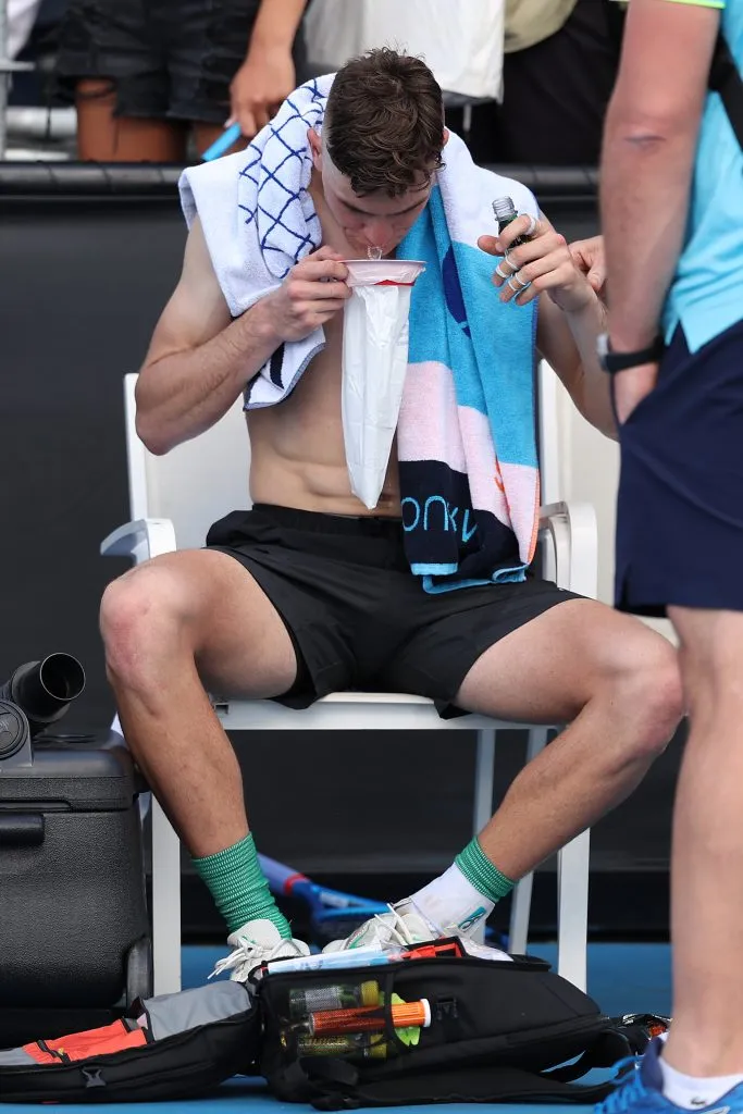 Jack Draper vomitó apenas terminó el partido (Getty Images)