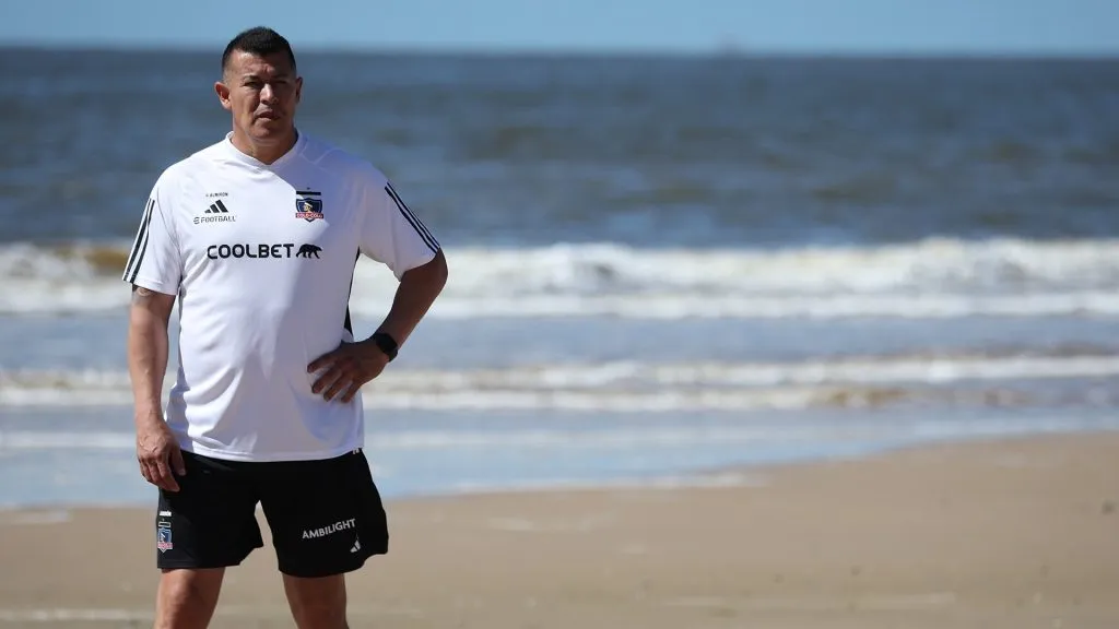 El ex técnico de Boca moldea a Colo Colo en la pretemporada.