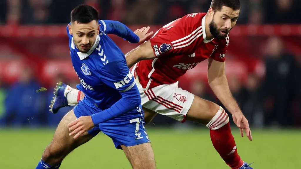 Everton y Nottingham Forest sancionados por la Premier League