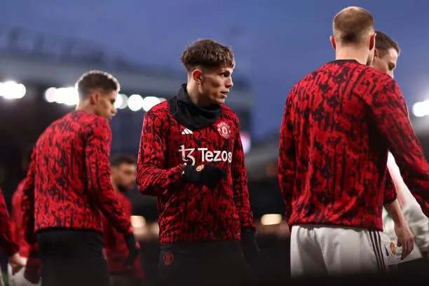 Manchester United tiene a Tezos como Main Sponsor de su indumentaria de entrenamiento. (Photo by Naomi Baker/Getty Images)