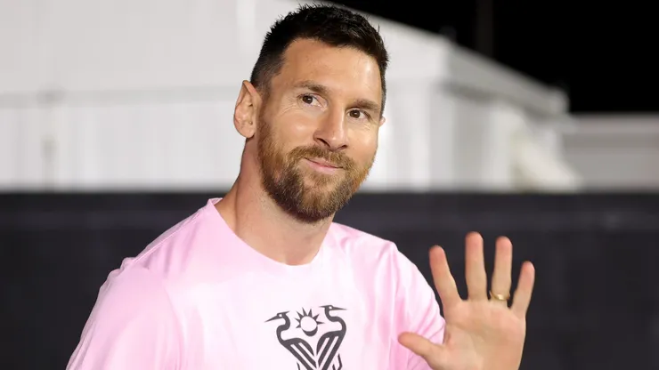 Lionel Messi se sacó una foto con un hincha del Real Madrid. Getty Images.