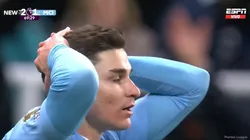 Irreconocible: el insólito gol que se perdió Julián Álvarez con el City ante Newcastle