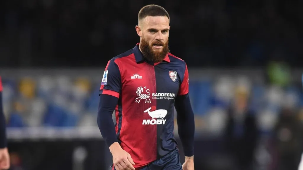 Nahitan Nández se iría de Cagliari en junio.