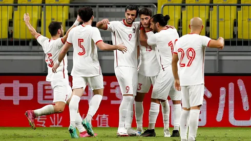 Cúper confió en tres jugadores argentinos para la Copa Asiática.