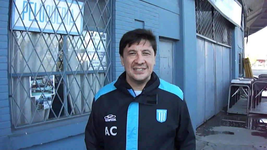 Burgos en Racing. Foto Archivo.