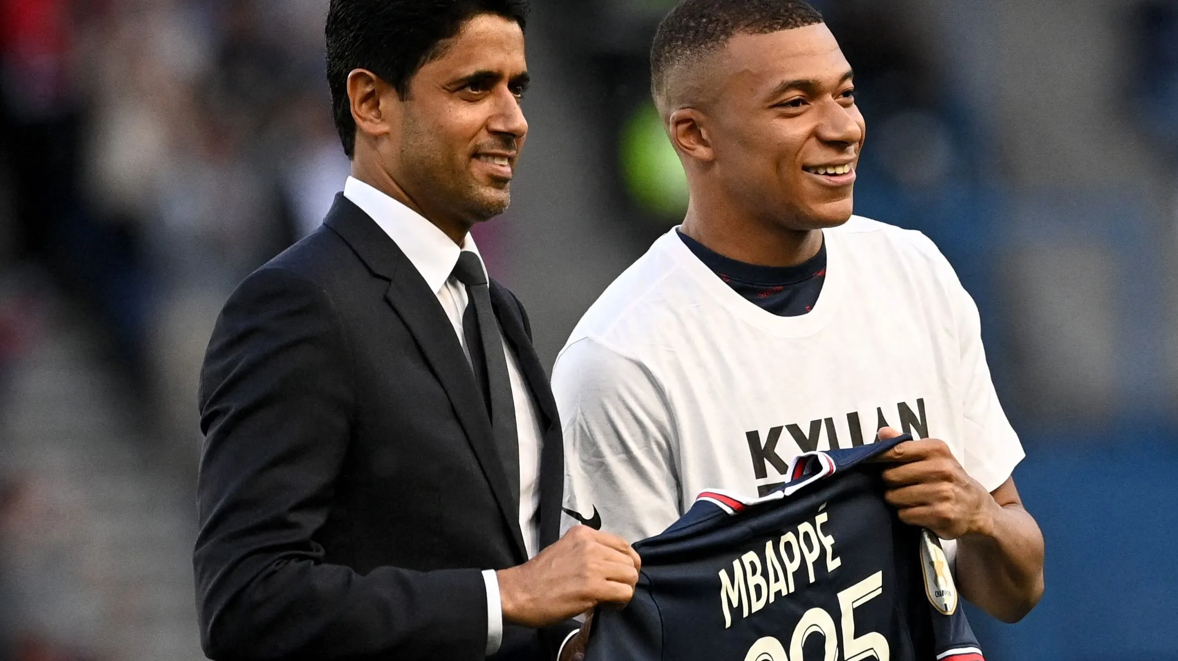 Nasser Al Khelaifi y Kylian Mbappé comparten el discurso de que tiene un trato. Getty Images.
