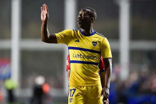 Advíncula se destacó con 4 goles en la Libertadores 2023.