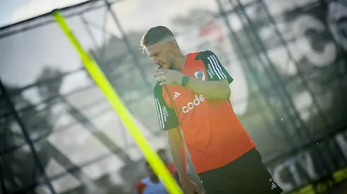 El entrenador del Millonario se refirió a la transferencia del futbolista al equipo inglés.