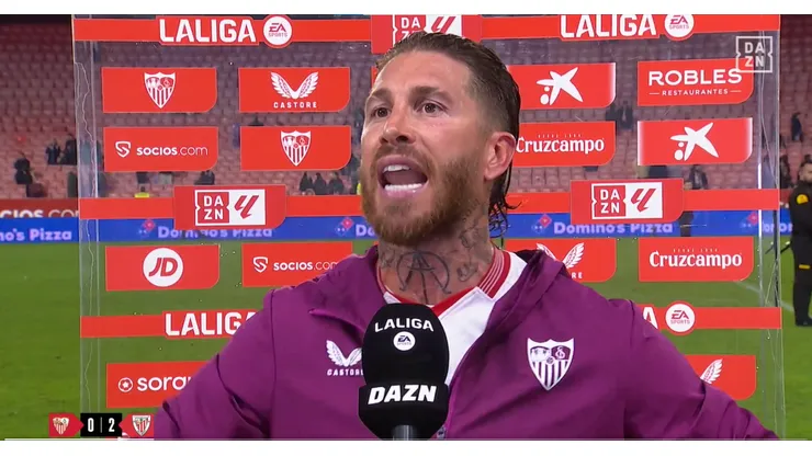 El defensor se enojó con un hincha que lo criticaba.