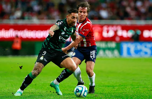 Correa no tiene continuidad en Santos.