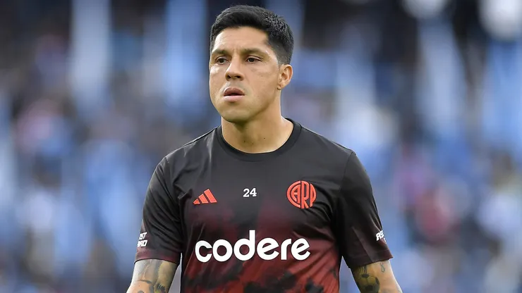 El volante aún no arregló su llegada al equipo platense.
