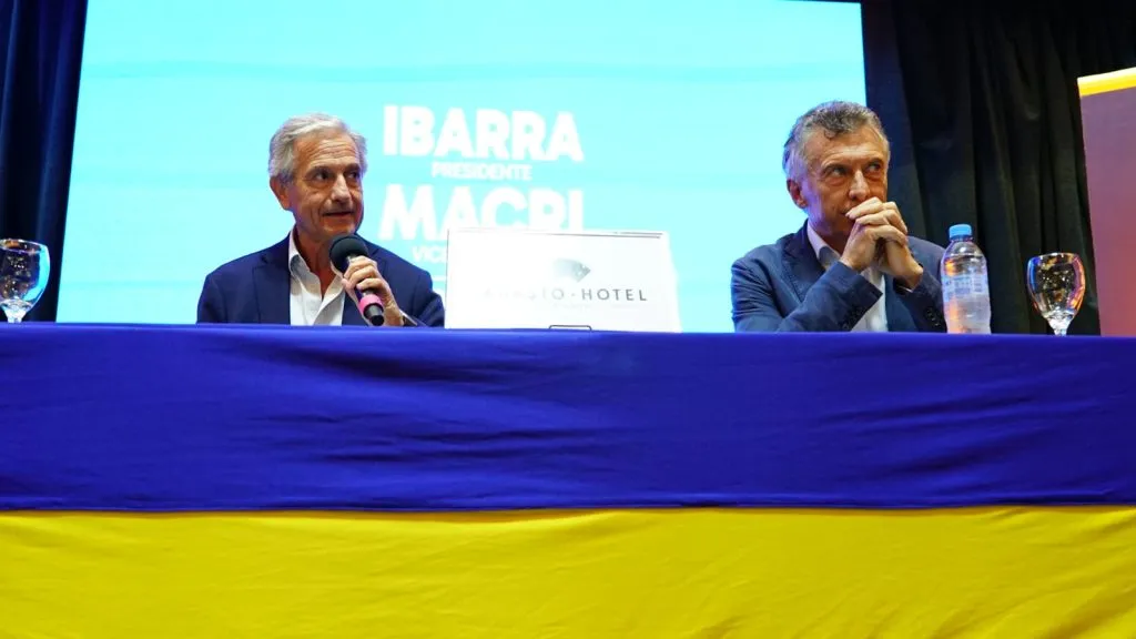 Andrés Ibarra junto a Mauricio Macri en campaña política: (Foto: Twitter).