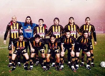 El primer partido de Olimpo en Primera fue ante Arsenal en 2002. (Foto: Prensa Olimpo).