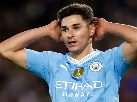 La IA le recomienda 5 clubes a Julián Álvarez para salir de Manchester City