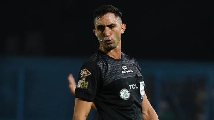 Nazareno Arasa, árbitro del fútbol argentino.