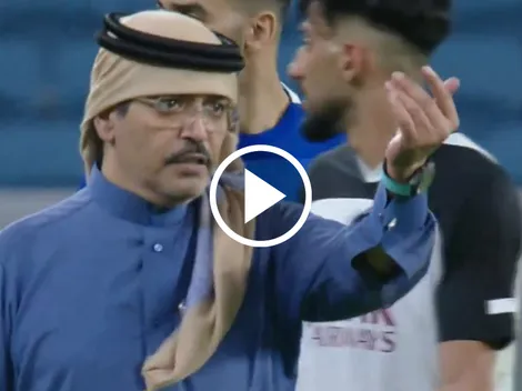 VIDEO | Un jeque en Qatar bajó al campo y quiso suspender el partido