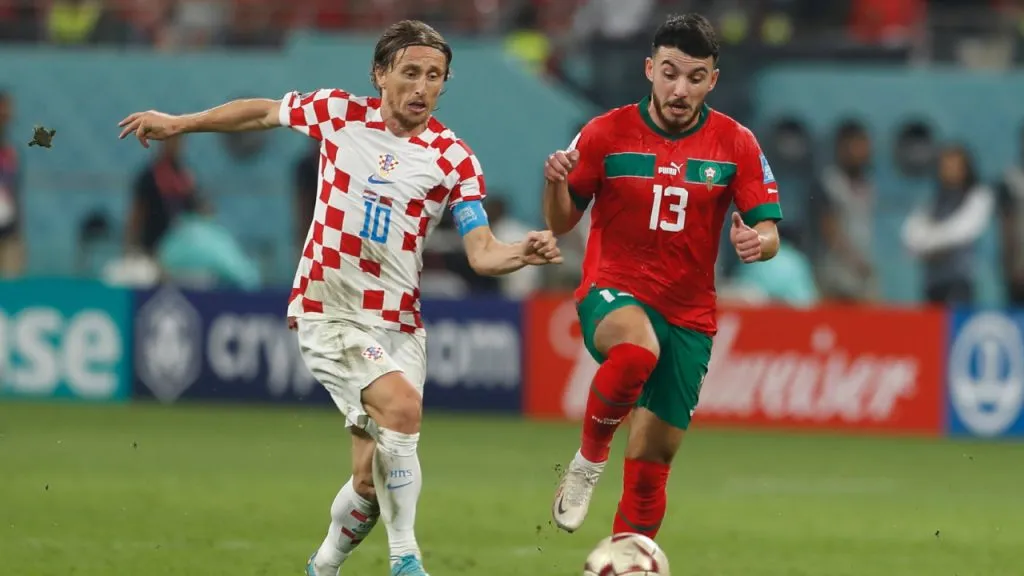 Ilias Chair, junto a Luka Modric, en el Croacia-Marruecos de Qatar 2022 (IMAGO / AFLOSPORT).