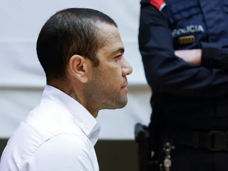 En Brasil aseguran que Dani Alves "compró 5 años de libertad" gracias a la familia de Neymar