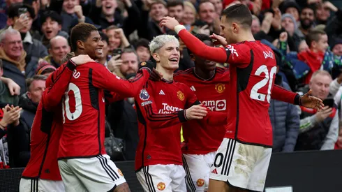 Manchester United sigue pensando en refuerzos.