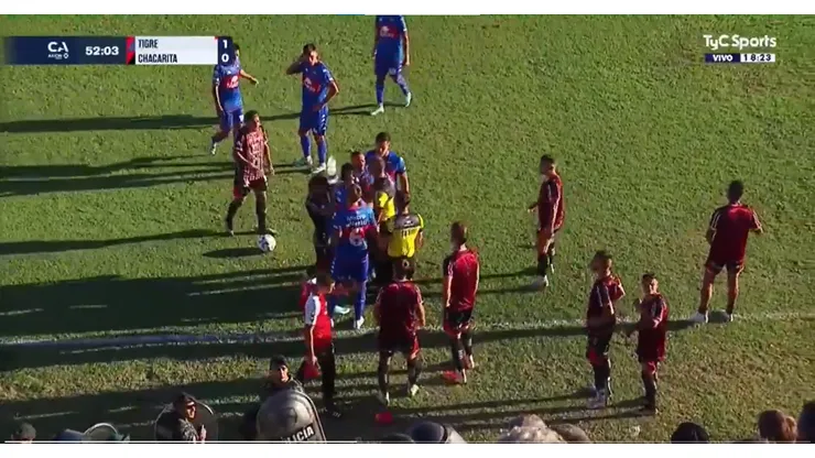 El partido entre Tigre y Chacarita fue suspendido en el segundo tiempo.