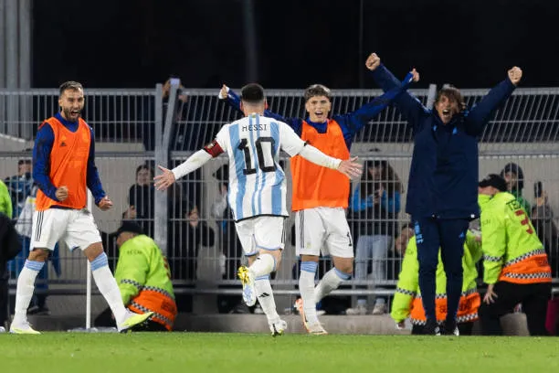 Garnacho y Messi comparten plantel en la Selección Argentina.  (Photo by Matias Baglietto/NurPhoto via Getty Images)