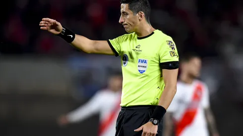 BUENOS AIRES, ARGENTINA - JULY 21: Referee Yael Falcon Perez in action during a match between River Plate and Gimnasia y Esgrima La Plata as part of Liga Profesional 2022 at Estadio Monumental Antonio Vespucio Liberti on July 21, 2022 in Buenos Aires, Argentina. (Photo by Marcelo Endelli/Getty Images)