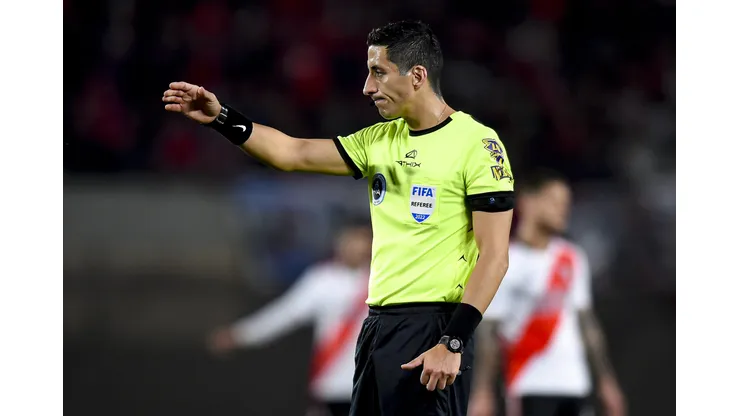 BUENOS AIRES, ARGENTINA - JULY 21: Referee Yael Falcon Perez in action during a match between River Plate and Gimnasia y Esgrima La Plata as part of Liga Profesional 2022 at Estadio Monumental Antonio Vespucio Liberti on July 21, 2022 in Buenos Aires, Argentina. (Photo by Marcelo Endelli/Getty Images)