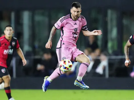 Se supo qué futbolista de Newell's se quedó con la camiseta de Messi