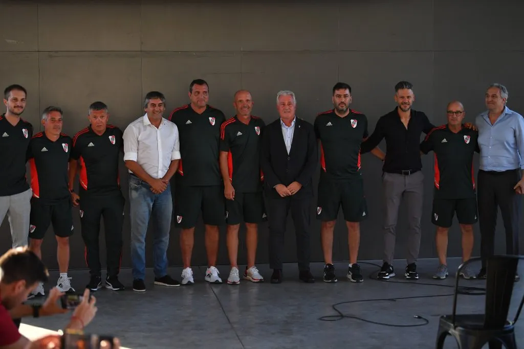 Francescoli, Patanian y Demichelis con la nueva estructura de Inferiores. (Foto: Prensa River).