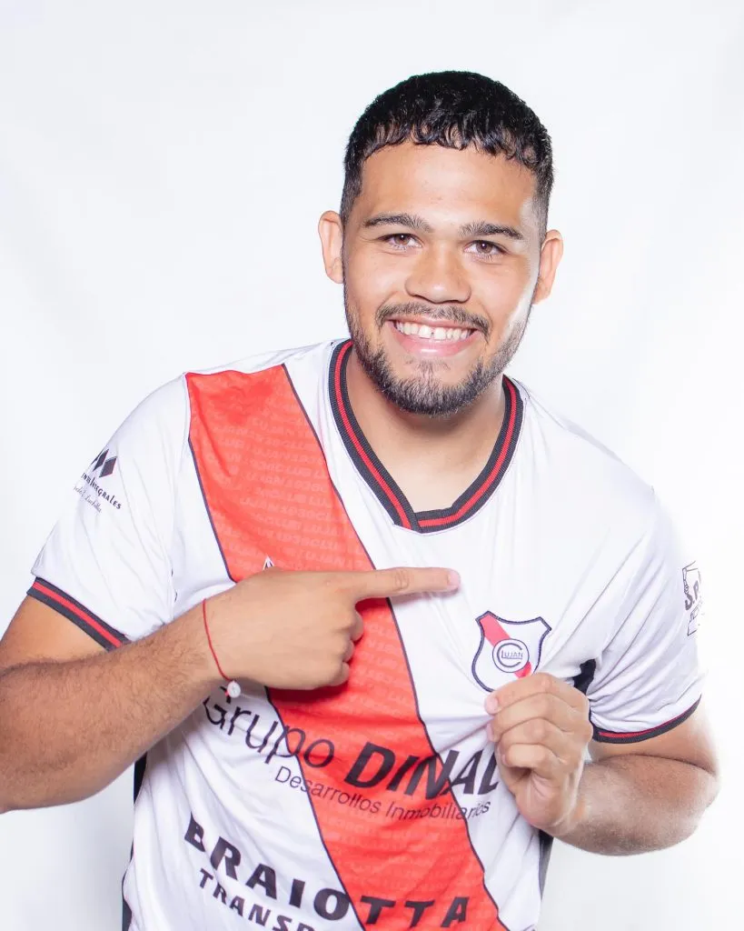 Thomas Bentancor fue presentado en Luján. (Foto: Prensa Luján).