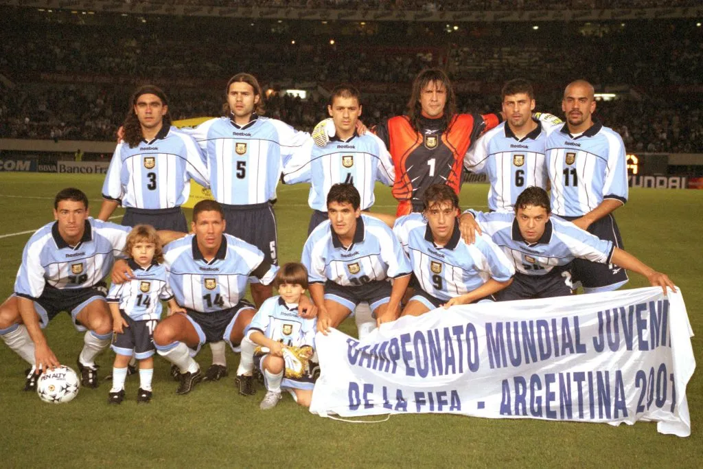 Sorin, Pochettino, Vivas, Burgos, Samuel, Veron, el “Kily” Gonzalez, Simeone,  Ortega, Crespo y Gallardo. (Foto: Imago)