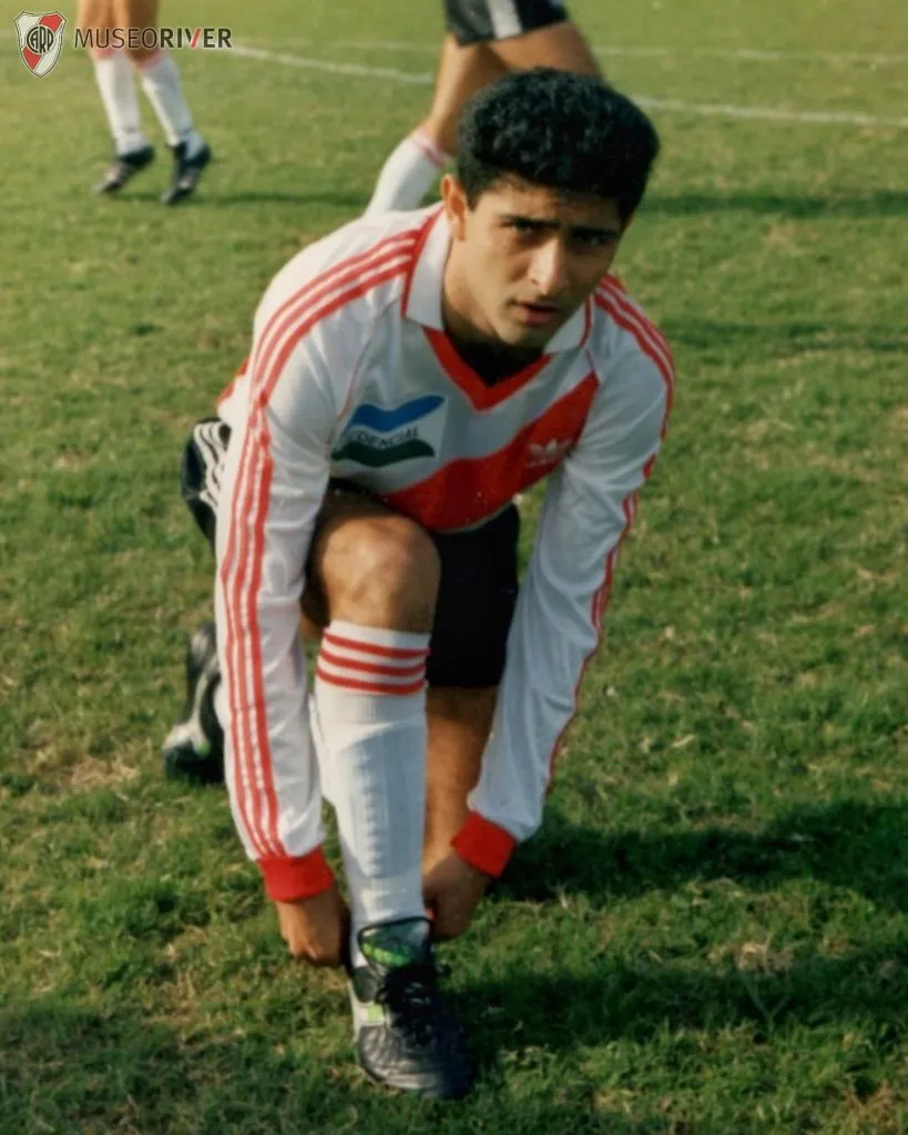 Astrada en sus inicios. Jugó en River entre 1989 y 2003, con un breve paso por Gremio en el medio. (Foto: @MuseoRiver).
