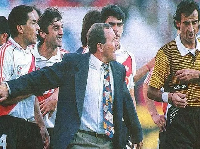 Carlos Babington, de corta estadía en River.