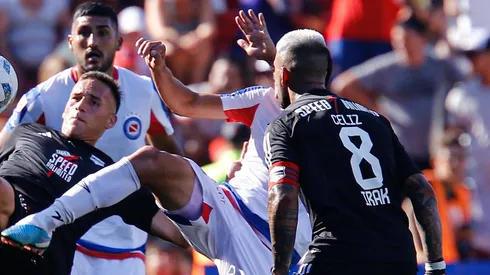 La espalda de la camiseta de Riestra lleva 'IRAK' abajo del número.