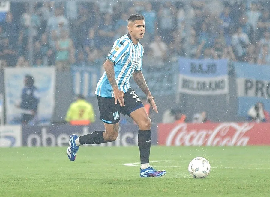Agustín Almendra en la goleada de Racing ante San Lorenzo. (Foto: Prensa Racing)
