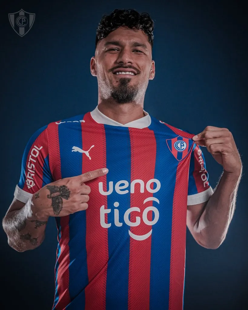 Bruno Valdéz fue presentado en Cerro Porteño. (Foto: Prensa Cerro porteño).