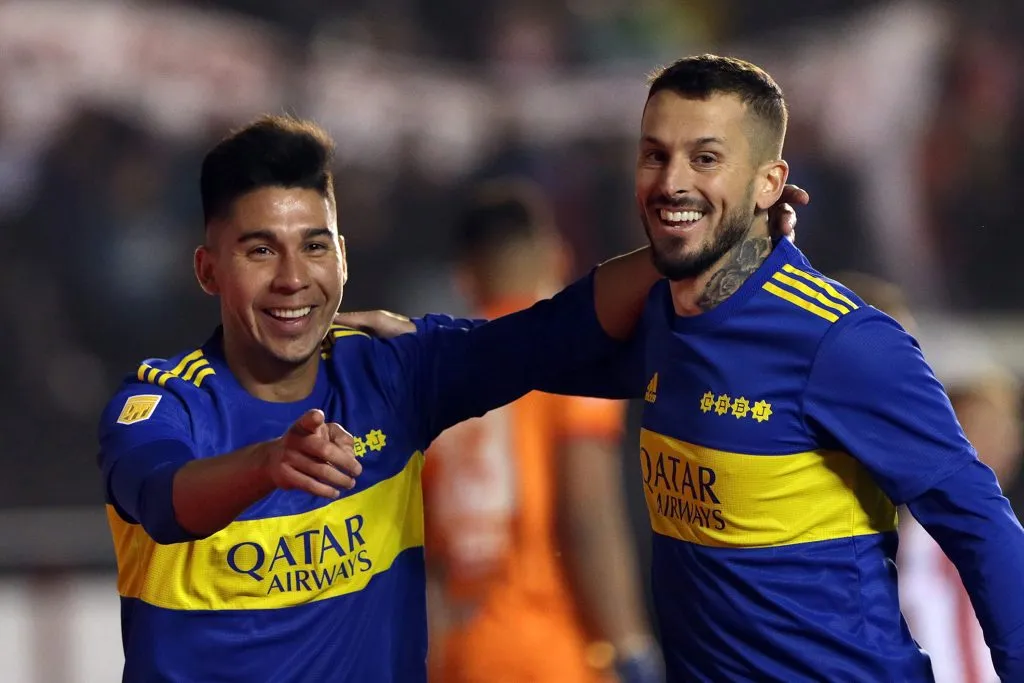 Pol Fernández y Darío Benedetto no tienen el futuro asegurado en Boca. (Getty Images)