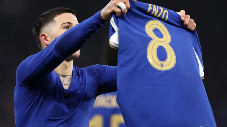 Enzo Fernández celebrando un gol en Chelsea.