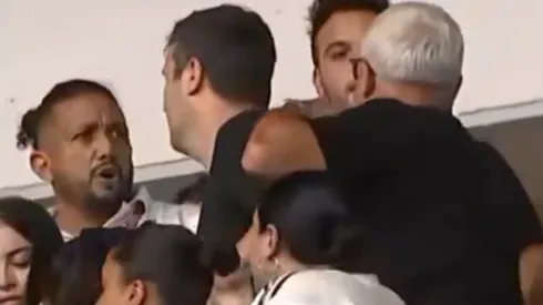 Tumultos en la tribuna durante el partido.