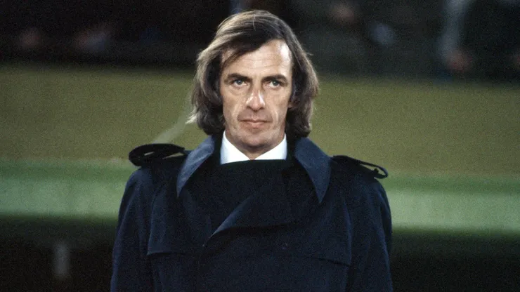 César Luis Menotti, uno de los pocos DTs que pasaron por Boca y River